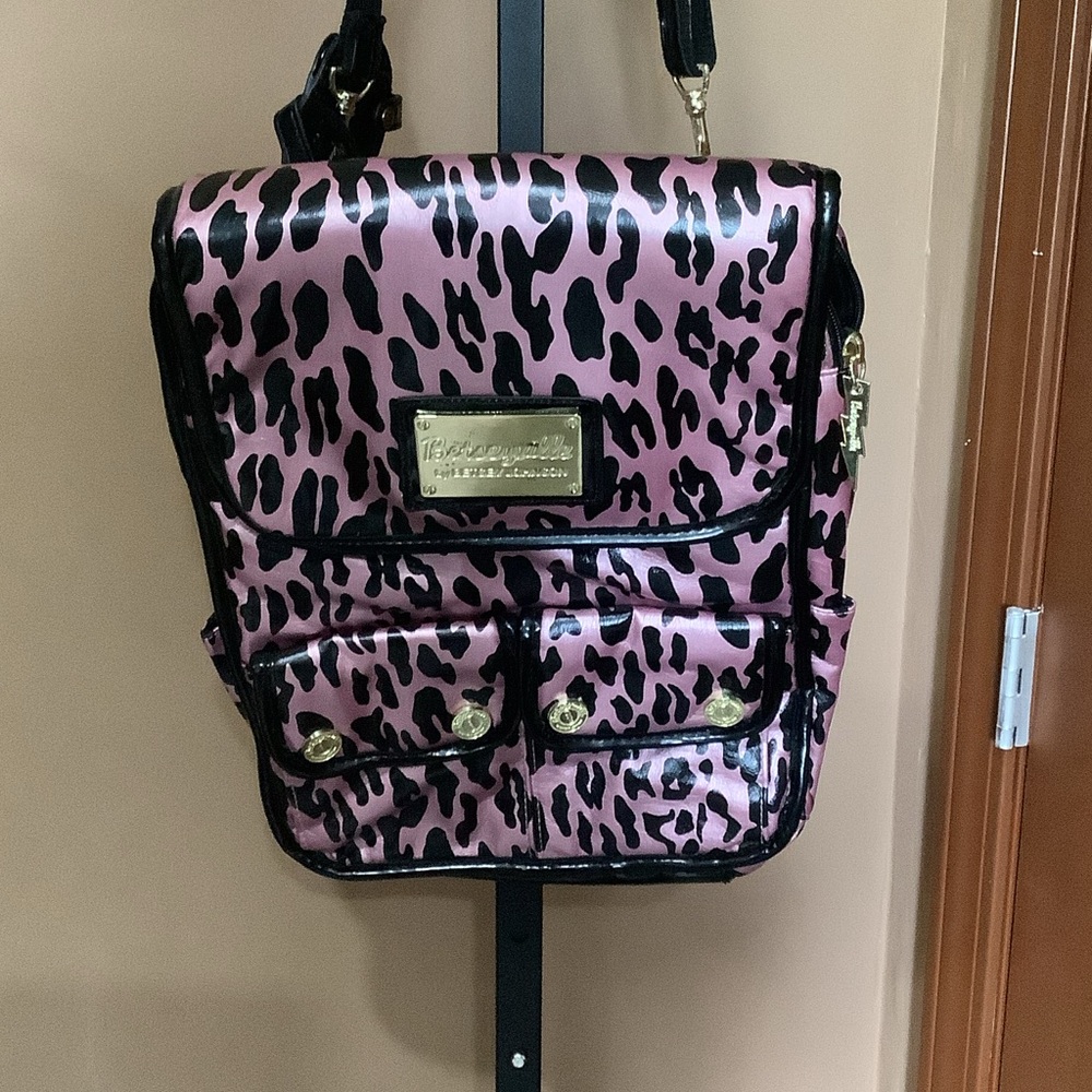 Betsey Johnson Betseyville EUC Pink Leopard Print Laptop backpack.